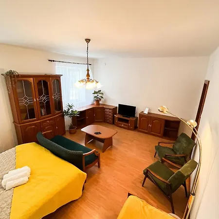 Lejlighed Spacious 3-room, Family-friendly, Baby-friendly, Near Center, Free Parking