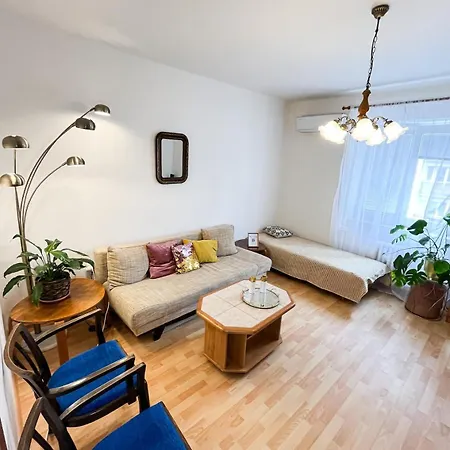 Spacious 3-room, Family-friendly, Baby-friendly, Near Center, Free Parking Братислава